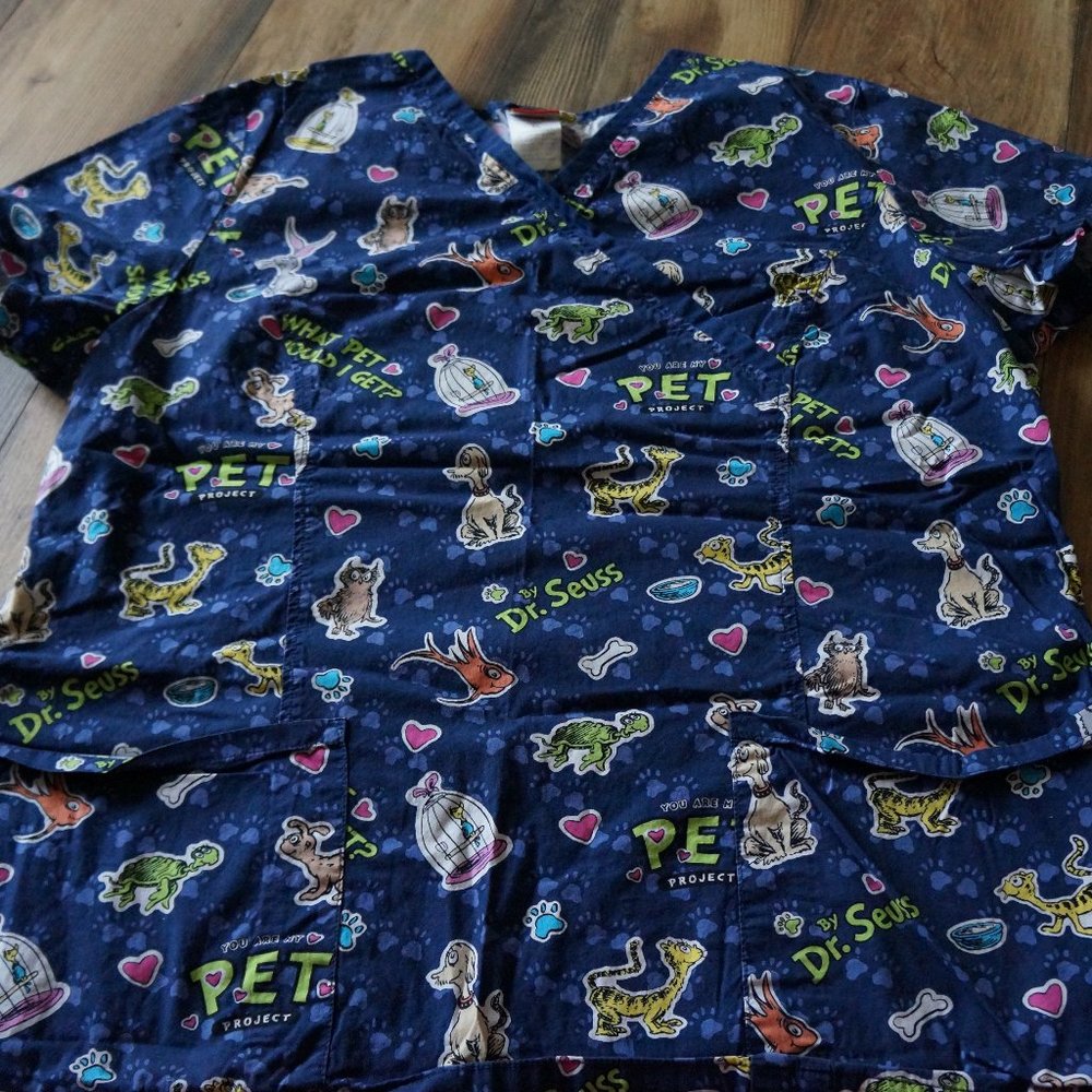 Tooniforms Dr. Seuss "What Pet Should I Get" Women's Scrub Top - USED
